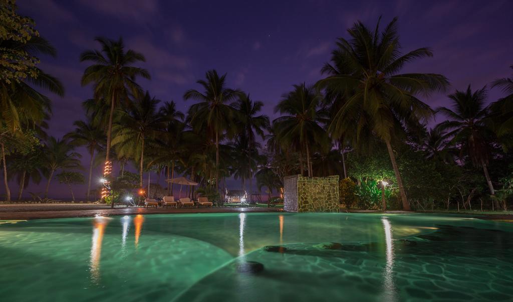 Clandestino Beach Resort Parrita Bagian luar foto