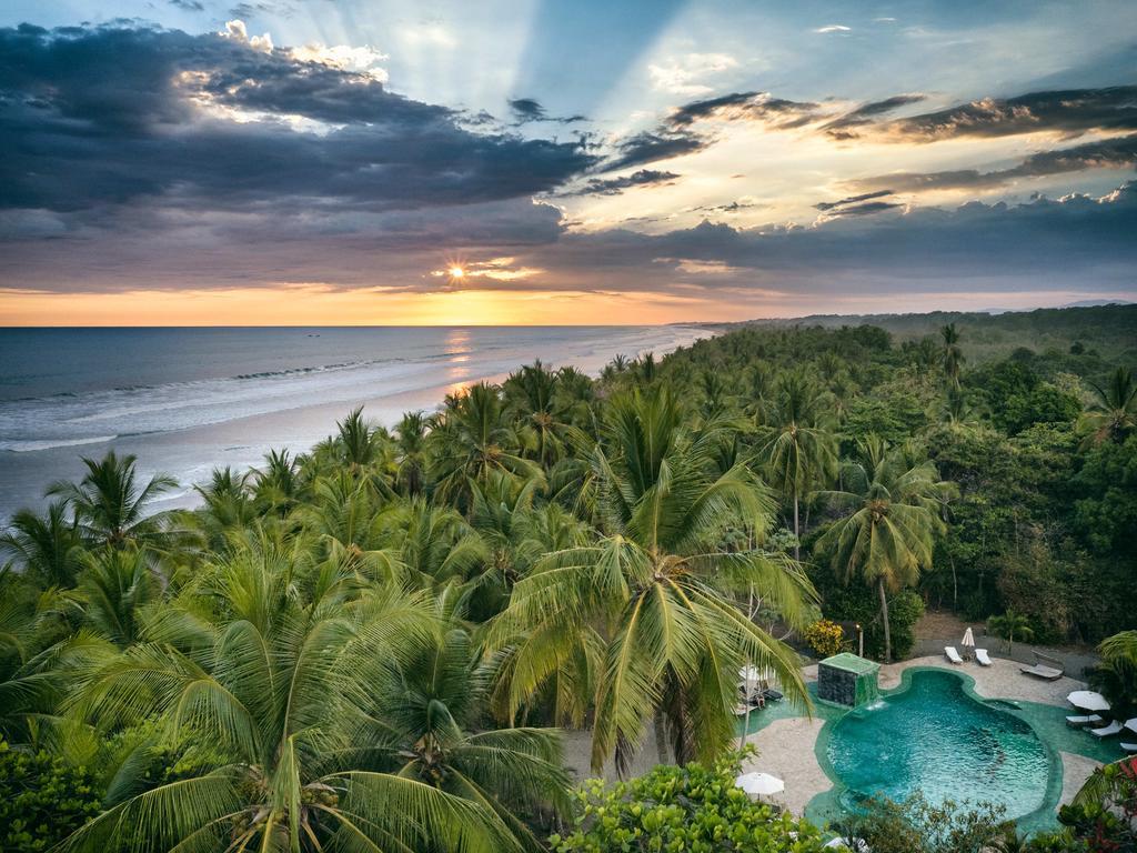Clandestino Beach Resort Parrita Bagian luar foto