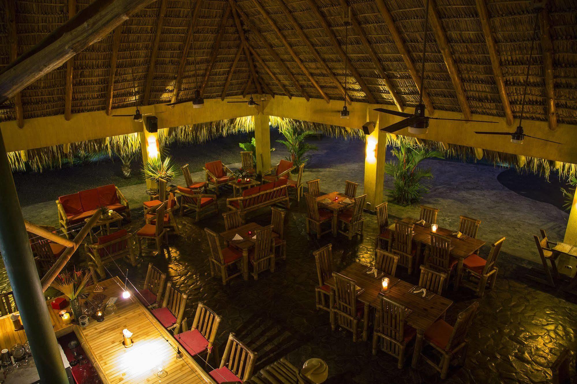 Clandestino Beach Resort Parrita Bagian luar foto
