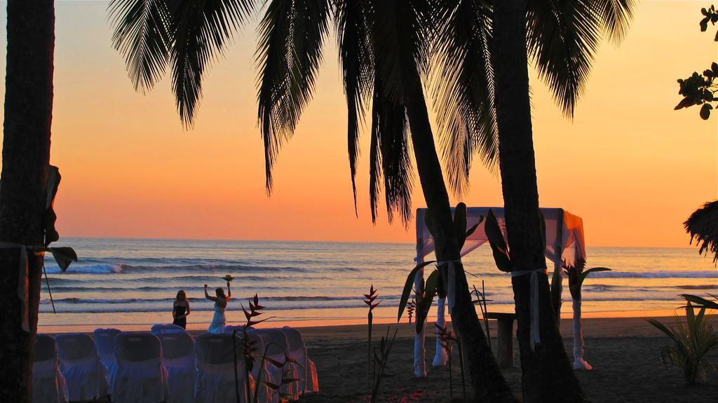 Clandestino Beach Resort Parrita Bagian luar foto